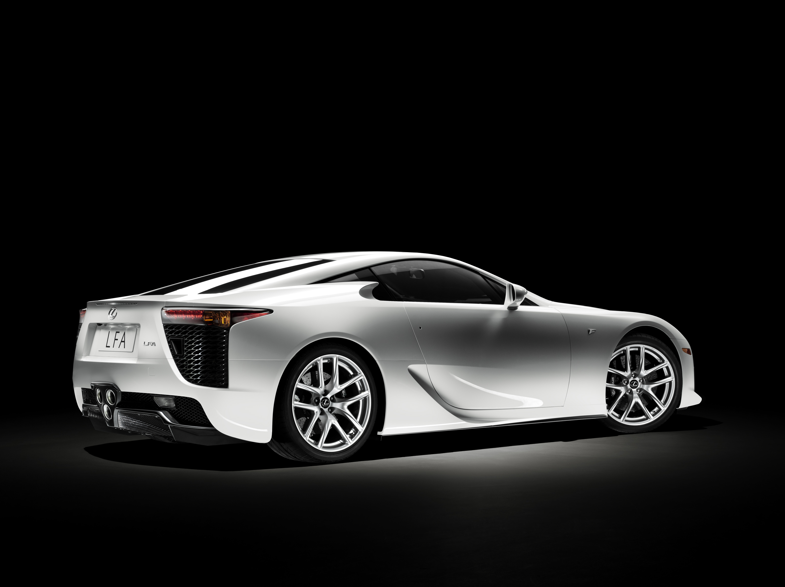 ある意味最強「LFA」爆誕！ メッシュグリルがスゴい