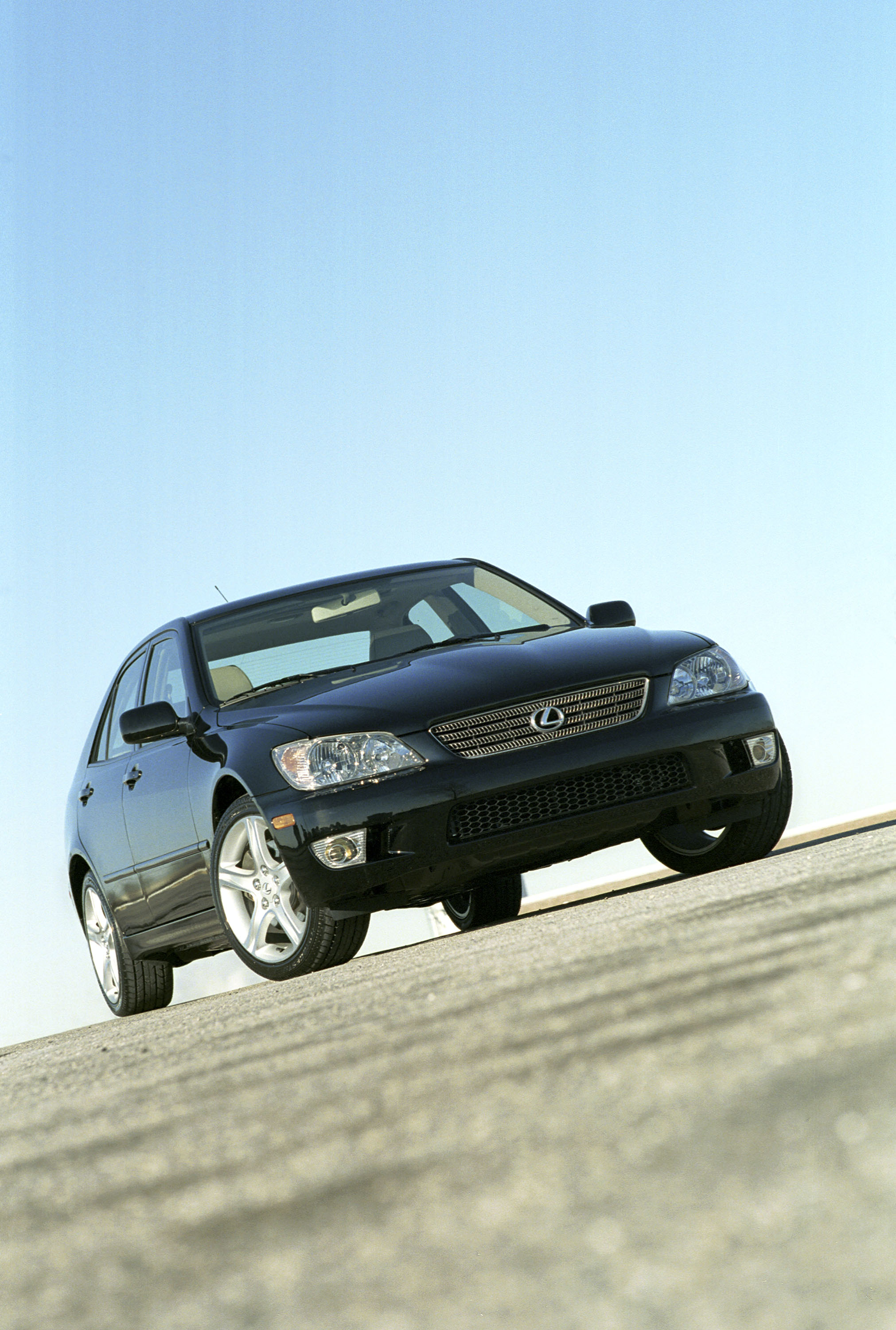 TOYOTA レクサス 写真集「Lexus」Brian Long 著 2001年 TOYOTA レクサス 写真集「Lexus」Brian Long 著 2001年 - メルカリ
