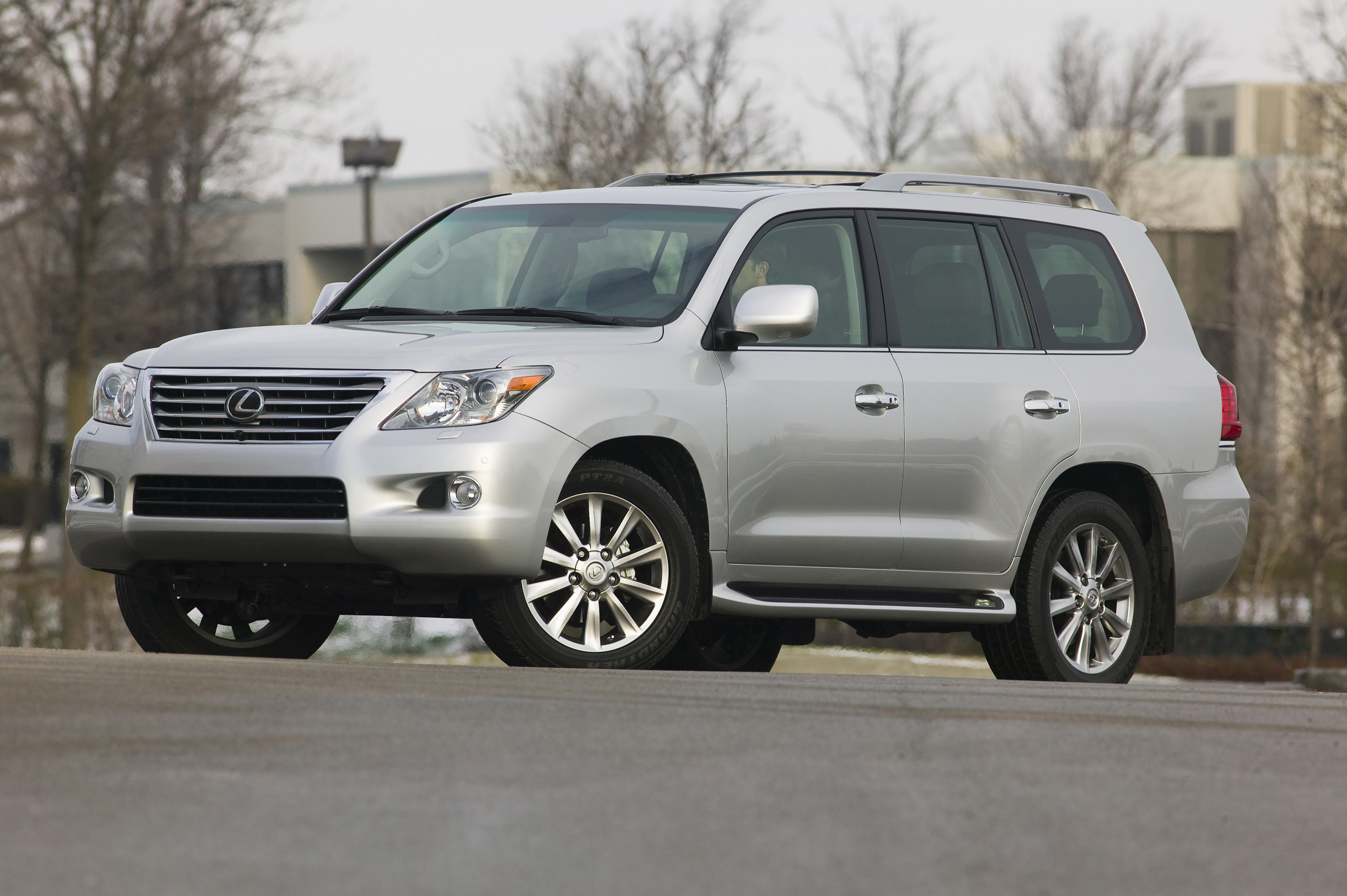 横向き。 New York Auto Show: Lexus LX570 - Autoblog